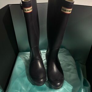 Hunter Classic Black Tall Boots size 6